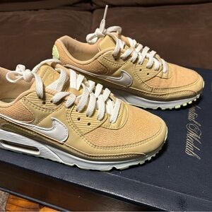 Nike Women's Air Max 90s size 7